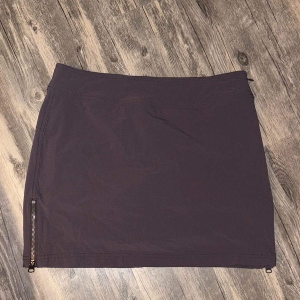 Athleta Skort Athletic Womens 4 Brown Build In Shorts Side Zip Pockets